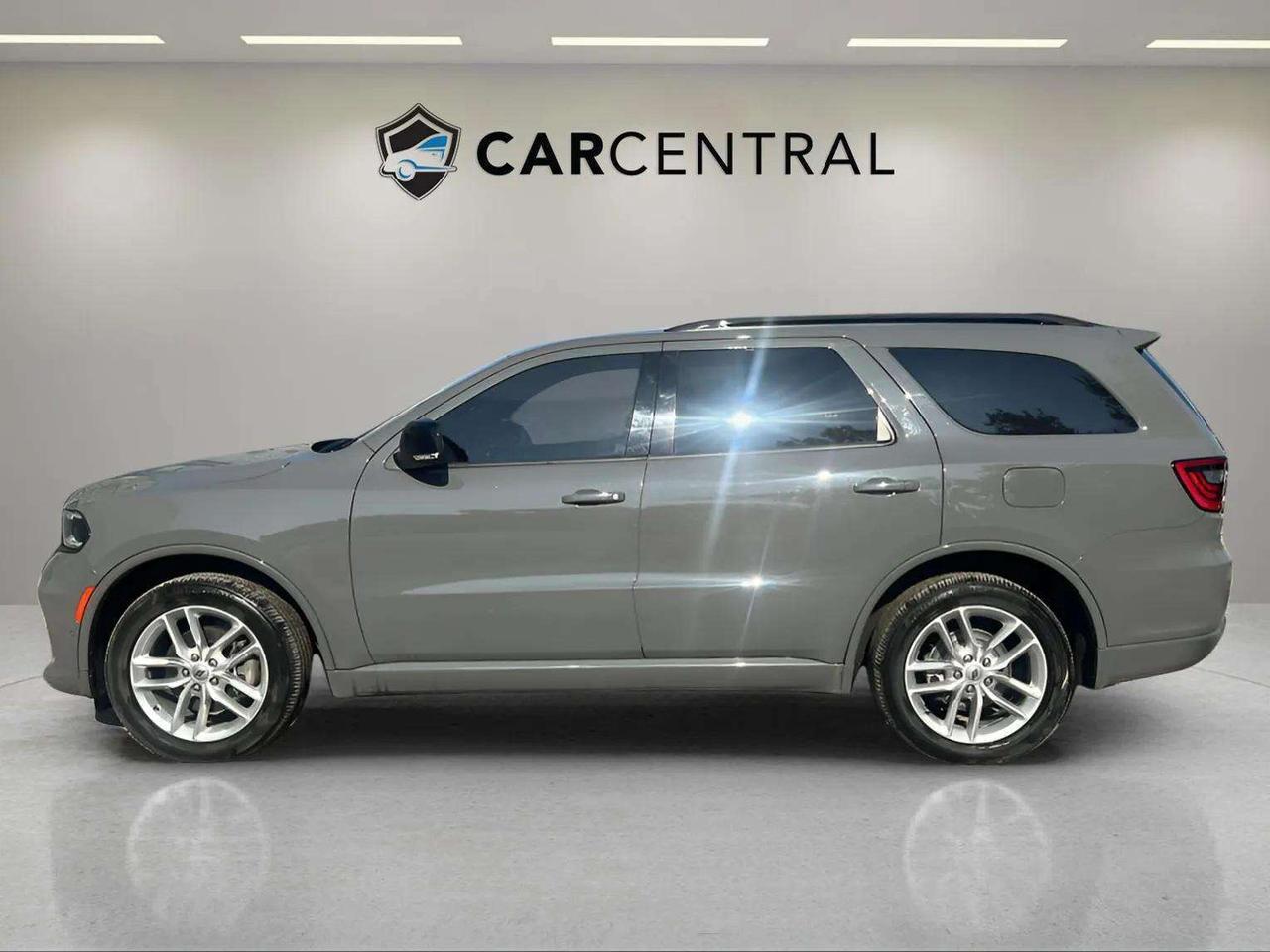 2023 Dodge Durango GT | AWD | LEATHER | V6 | CLEAN CARFAX Photo