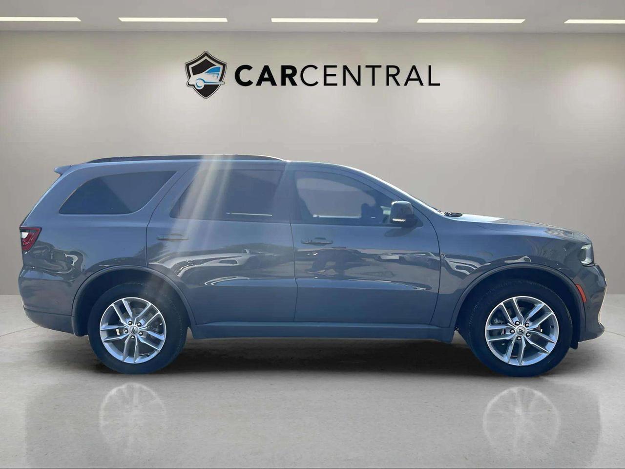 2023 Dodge Durango GT | AWD | LEATHER | V6 | CLEAN CARFAX Photo
