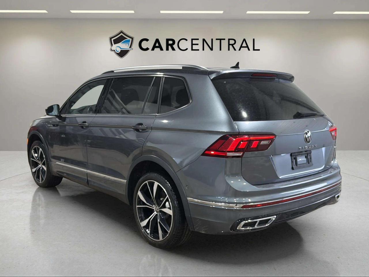 2022 Volkswagen Tiguan HIGHLINE | R LINE | 360 | LEATHER | CARPLAY| PANO Photo