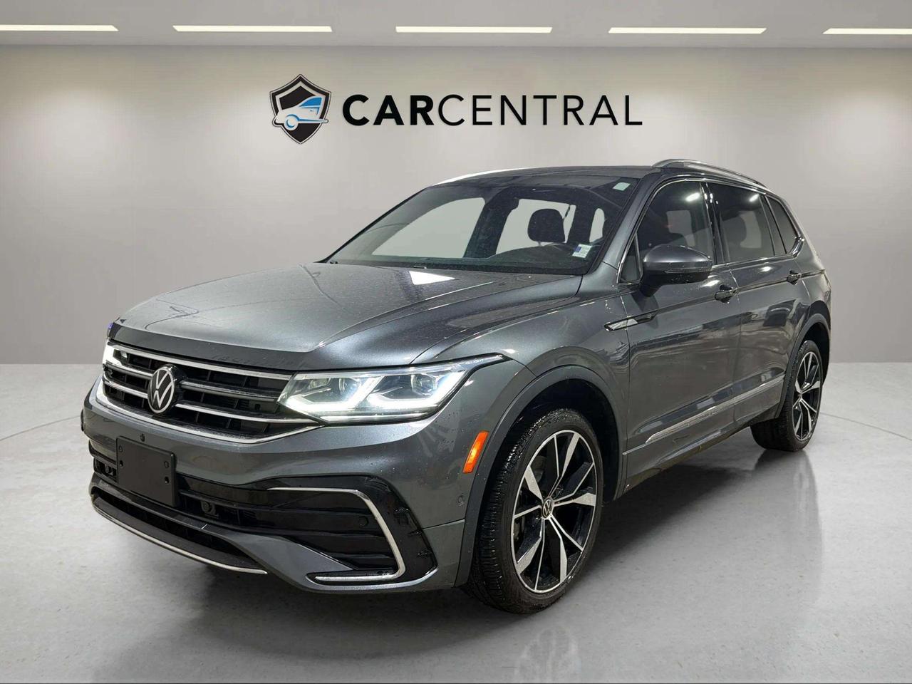 2022 Volkswagen Tiguan HIGHLINE | R LINE | 360 | LEATHER | CARPLAY| PANO Photo