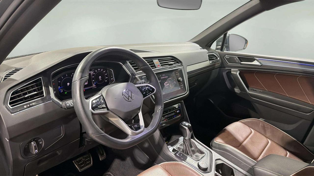 2022 Volkswagen Tiguan HIGHLINE | R LINE | 360 | LEATHER | CARPLAY| PANO Photo