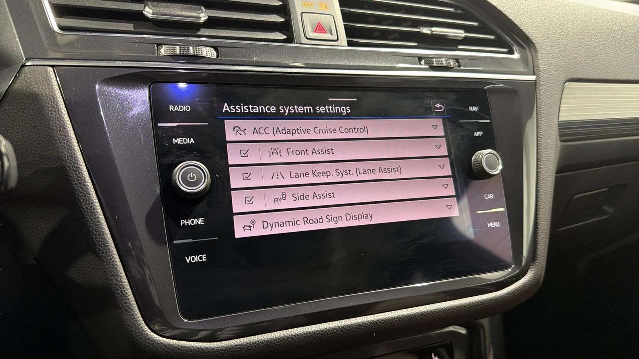 2022 Volkswagen Tiguan HIGHLINE | R LINE | 360 | LEATHER | CARPLAY| PANO Photo