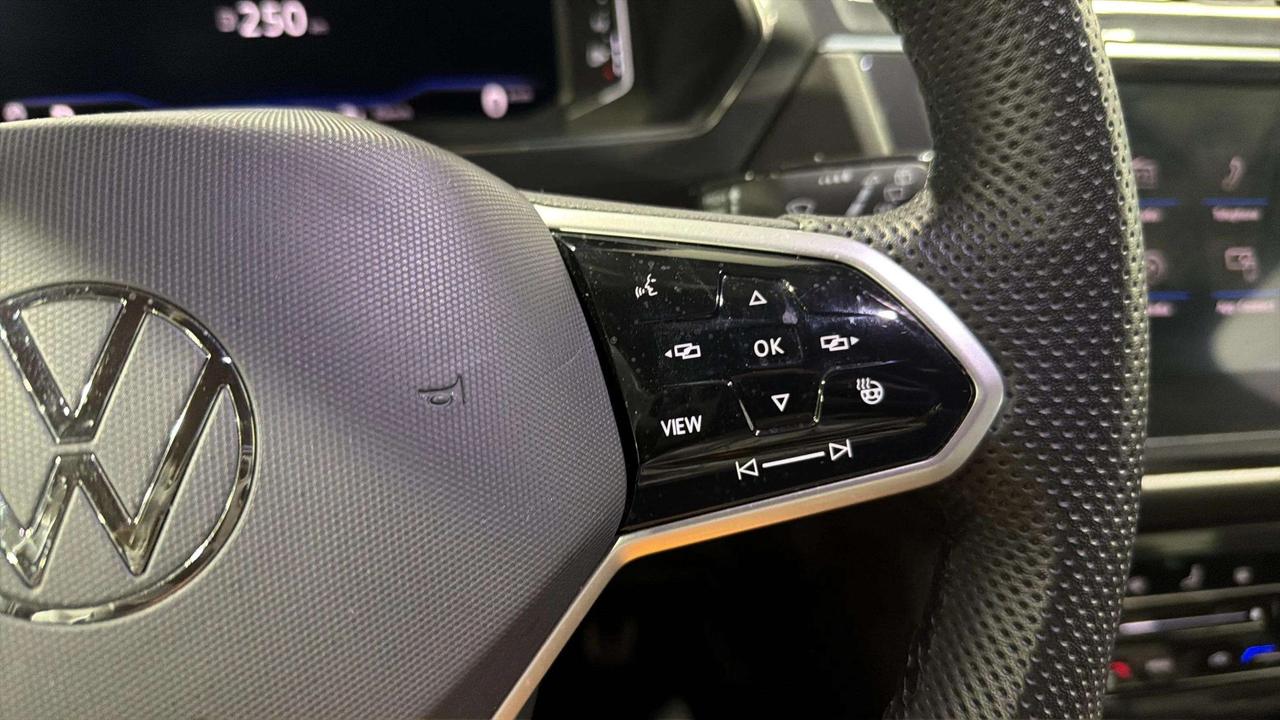 2022 Volkswagen Tiguan HIGHLINE | R LINE | 360 | LEATHER | CARPLAY| PANO Photo