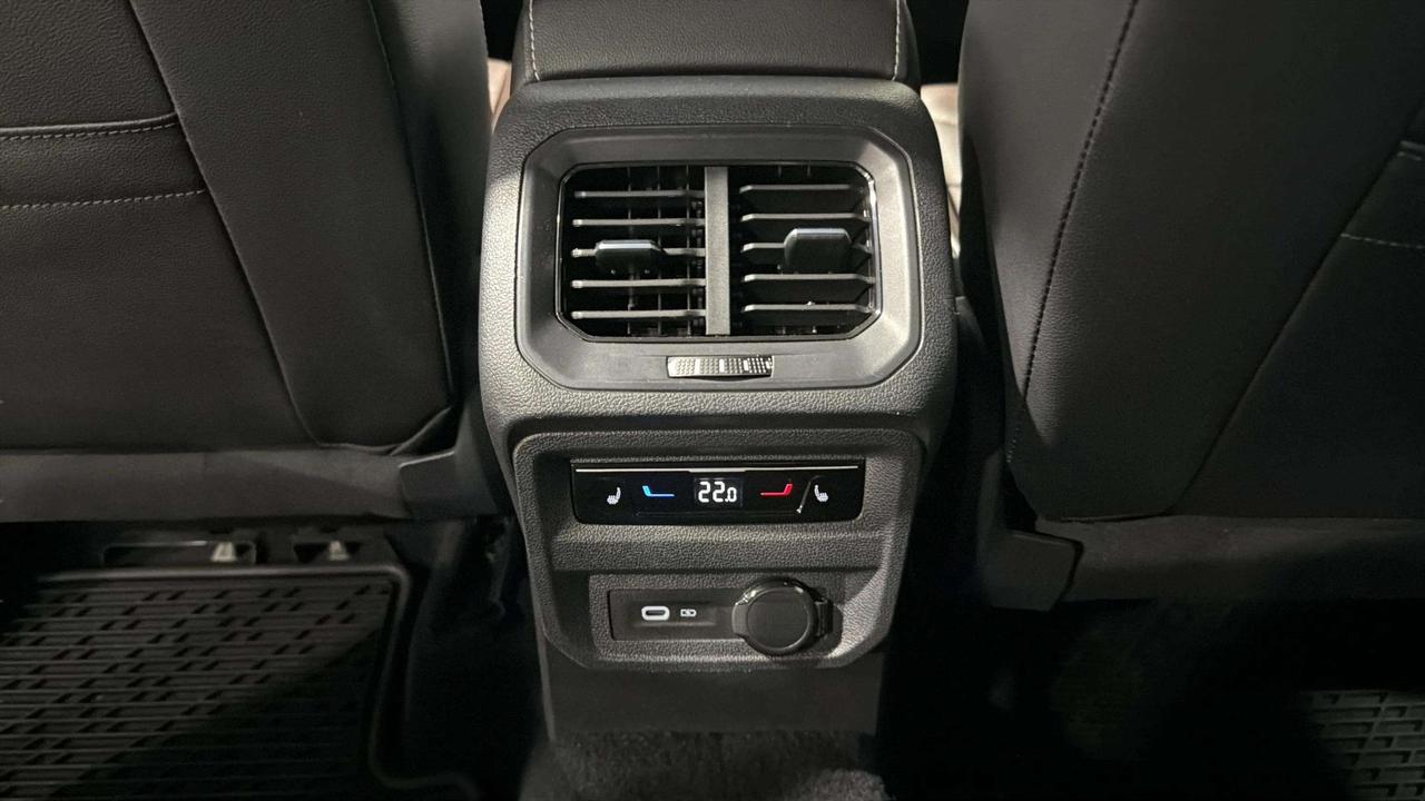 2022 Volkswagen Tiguan HIGHLINE | R LINE | 360 | LEATHER | CARPLAY| PANO Photo