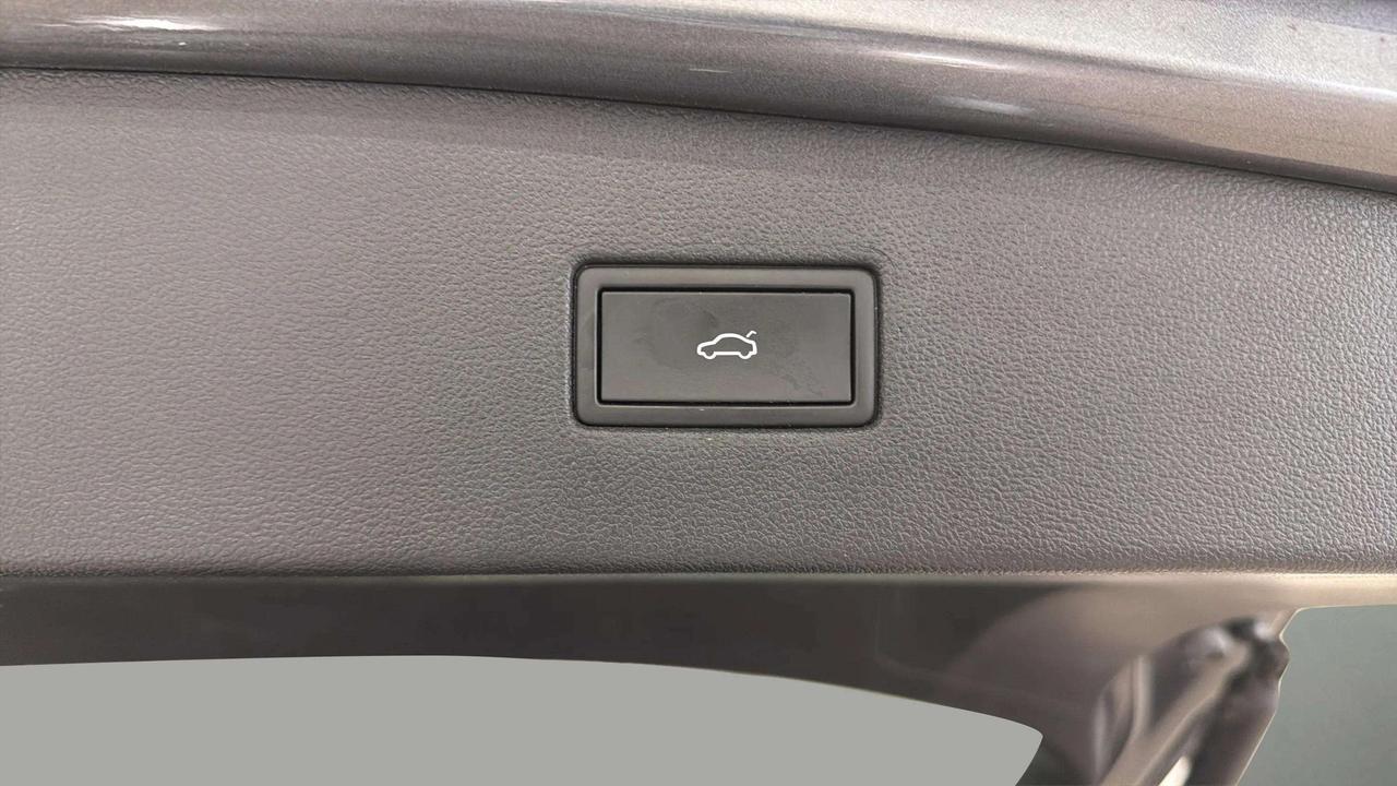 2022 Volkswagen Tiguan HIGHLINE | R LINE | 360 | LEATHER | CARPLAY| PANO Photo