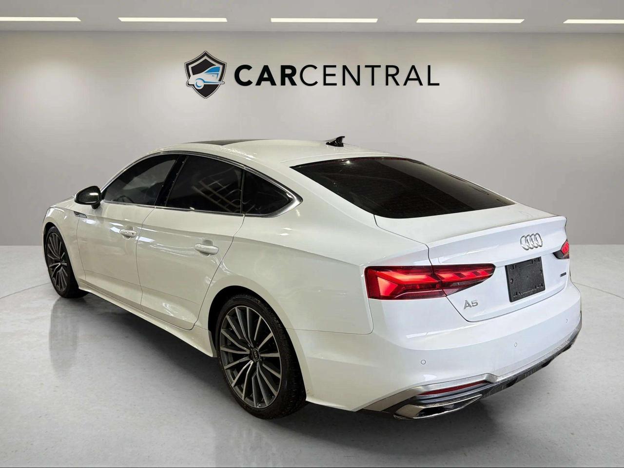 2022 Audi A5 Sportback PROGRESSIV S-LINE| LEATHER | ROOF | CLEAN CARFAX Photo