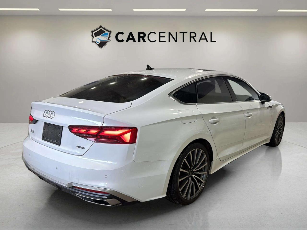 2022 Audi A5 Sportback PROGRESSIV S-LINE| LEATHER | ROOF | CLEAN CARFAX Photo