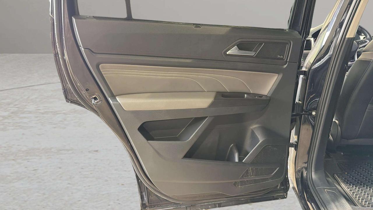 2023 Volkswagen Atlas EXECLINE R-LINE| AWD | PANO ROOF| LEATHER| 3RD ROW Photo