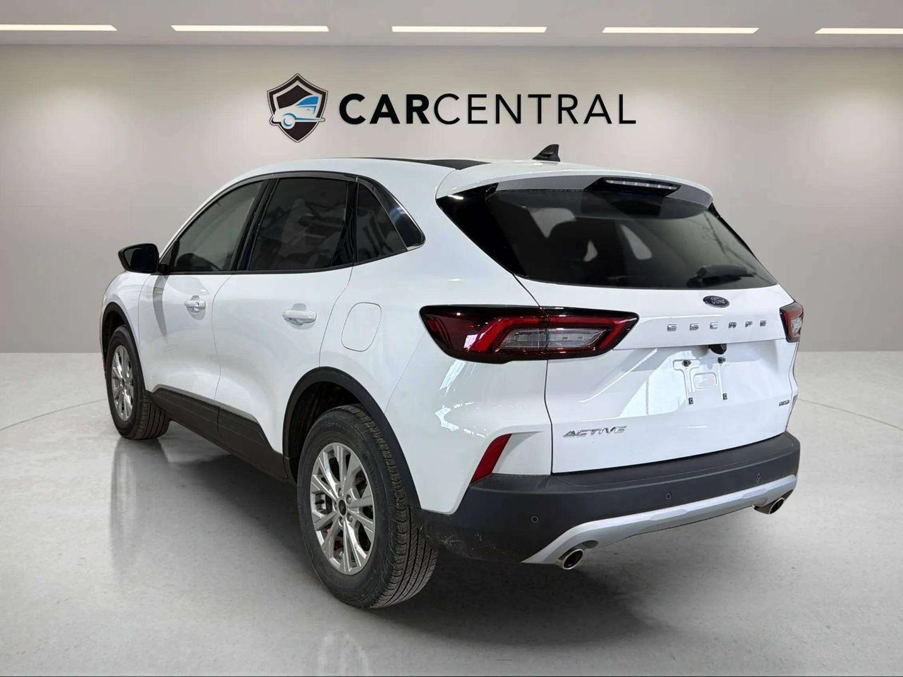 2024 Ford Escape ACTIVE | AWD | HEATED SEATS | CLEAN CARFAX Photo2