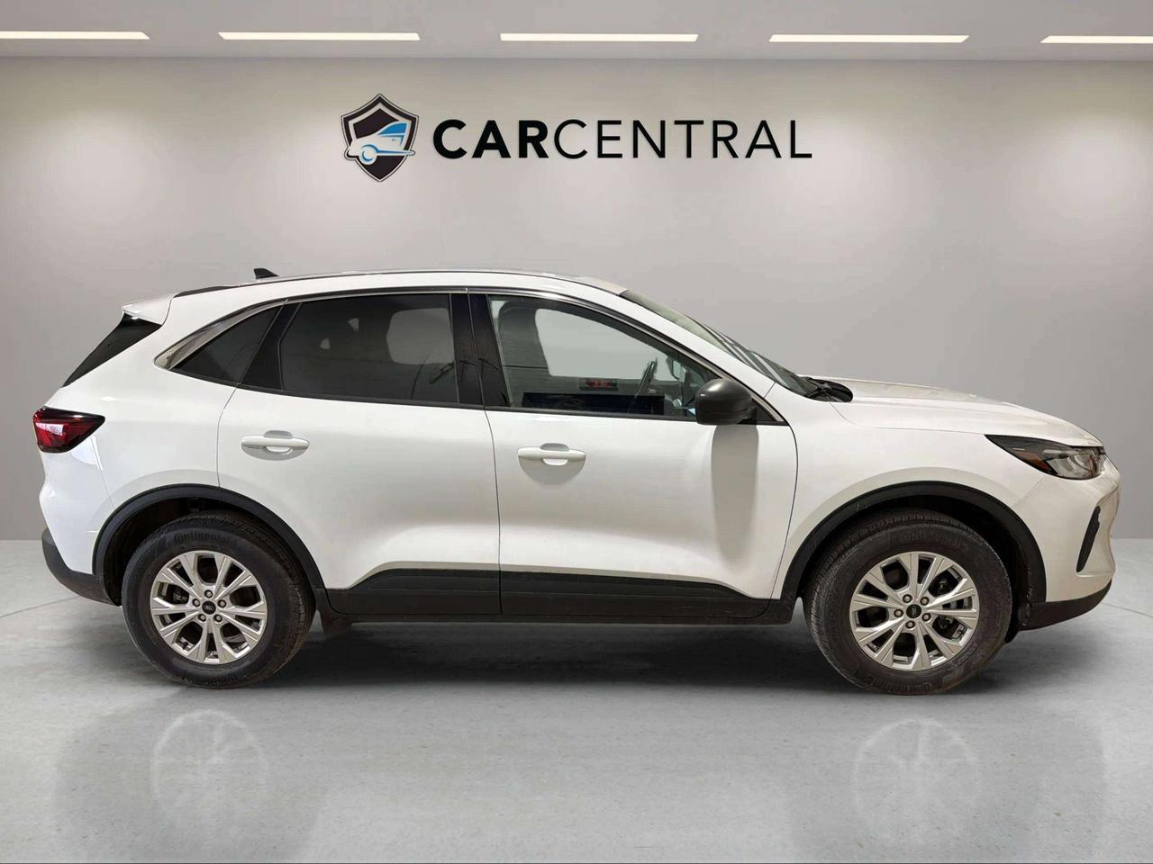 2024 Ford Escape ACTIVE | AWD | HEATED SEATS | CLEAN CARFAX Photo