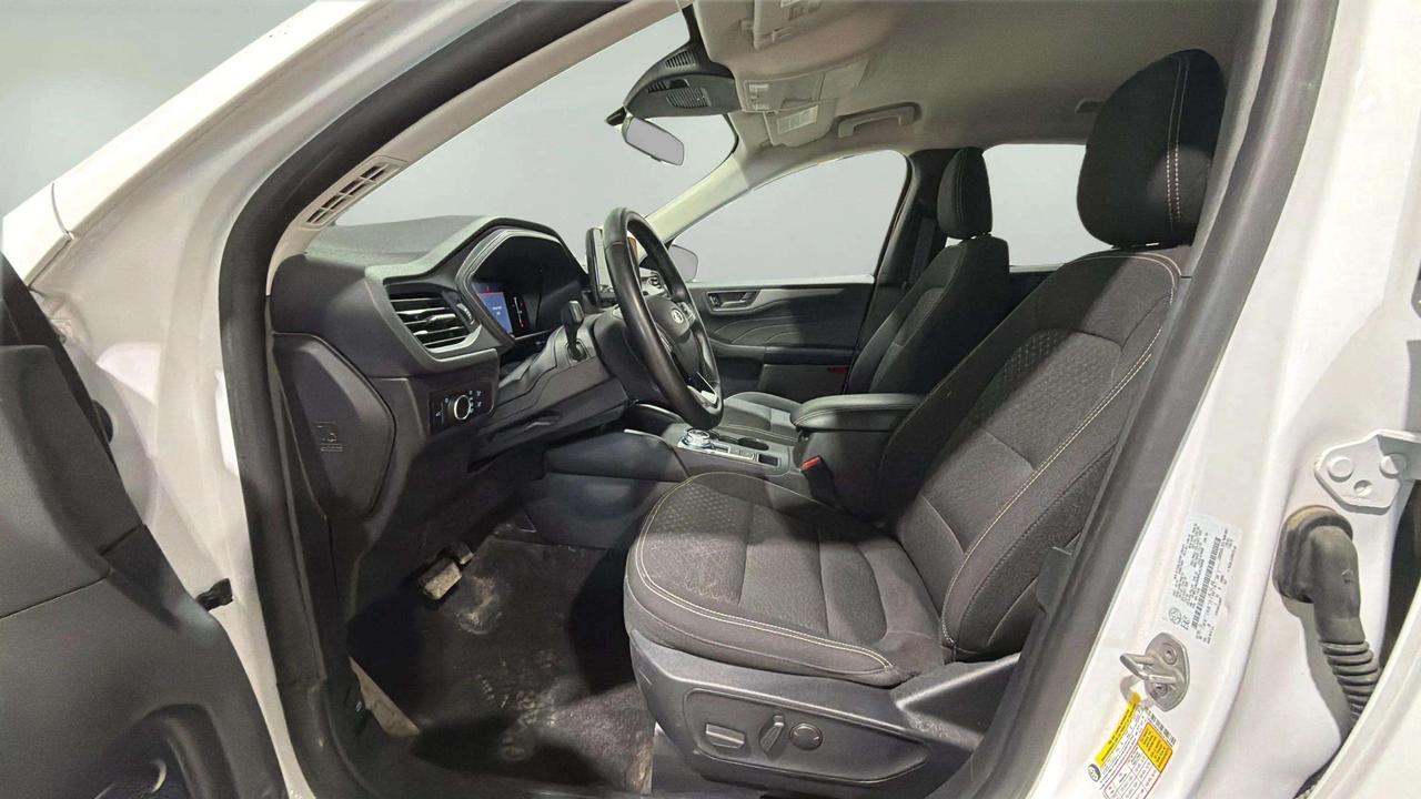 2024 Ford Escape ACTIVE | AWD | HEATED SEATS | CLEAN CARFAX Photo