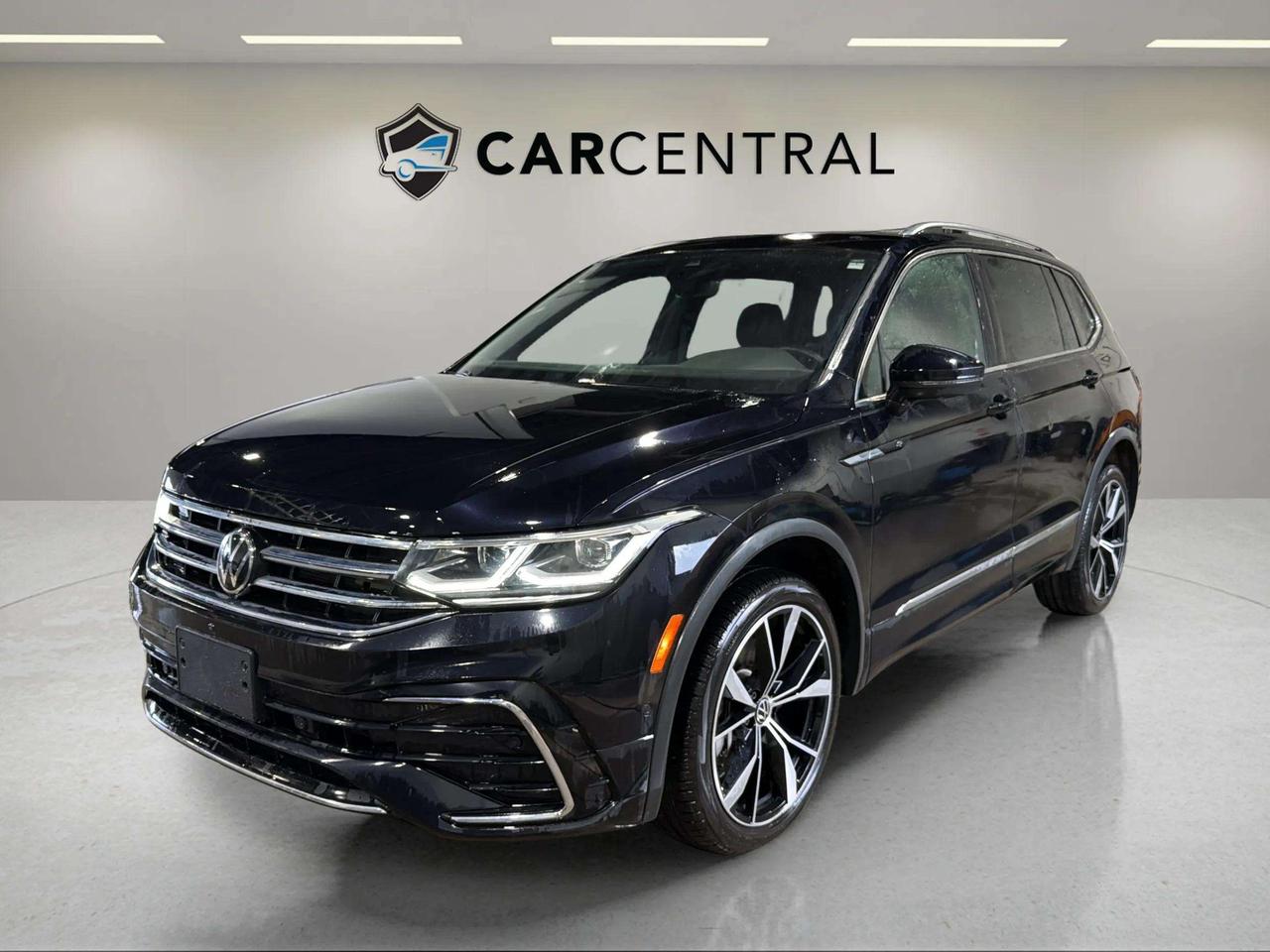 2023 Volkswagen Tiguan HIGHLINE | R-LINE | AWD | LEATHER | CLEAN CARFAX Photo