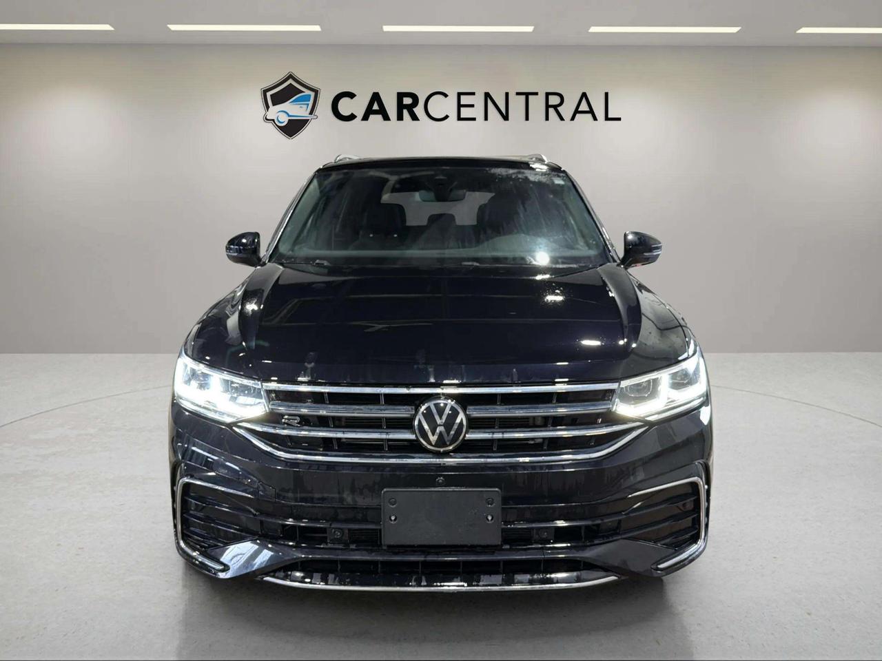2023 Volkswagen Tiguan HIGHLINE | R-LINE | AWD | LEATHER | CLEAN CARFAX Photo