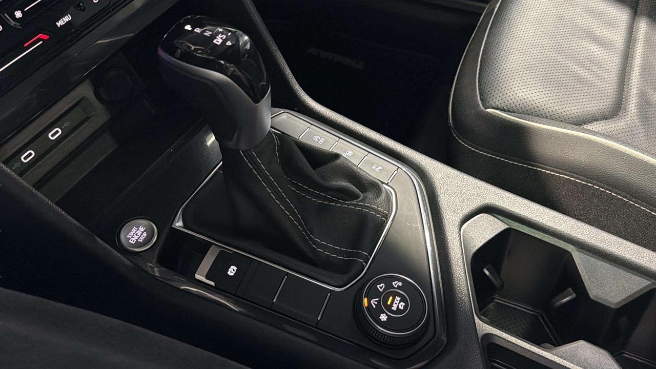 2023 Volkswagen Tiguan HIGHLINE | R-LINE | AWD | LEATHER | CLEAN CARFAX Photo