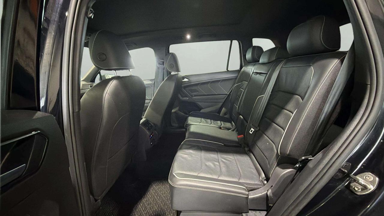 2023 Volkswagen Tiguan HIGHLINE | R-LINE | AWD | LEATHER | CLEAN CARFAX Photo