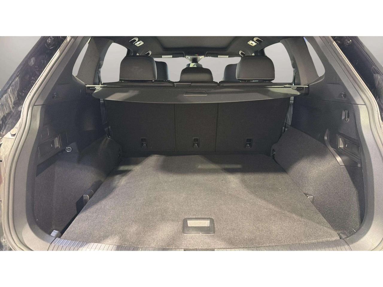 2023 Volkswagen Tiguan HIGHLINE | R-LINE | AWD | LEATHER | CLEAN CARFAX Photo