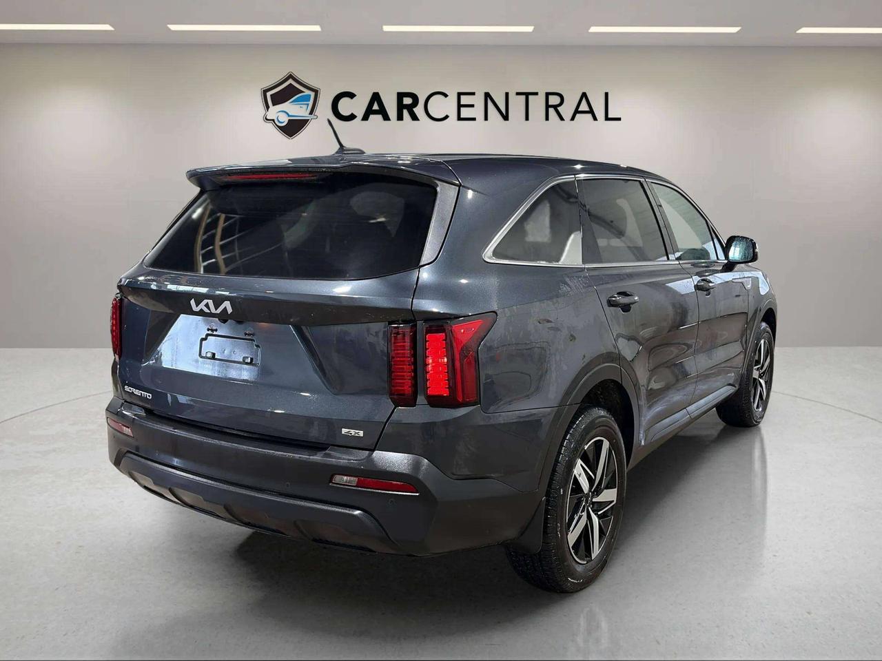 2023 Kia Sorento LX | AWD | 3RD ROW SEATS | CLEAN CARFAX Photo