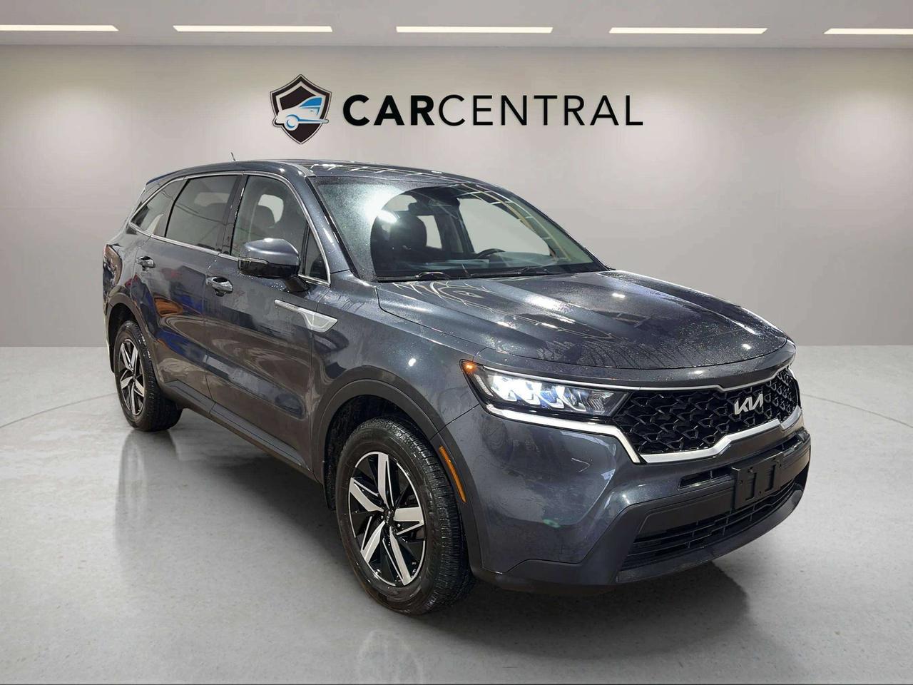 2023 Kia Sorento LX | AWD | 3RD ROW SEATS | CLEAN CARFAX Photo