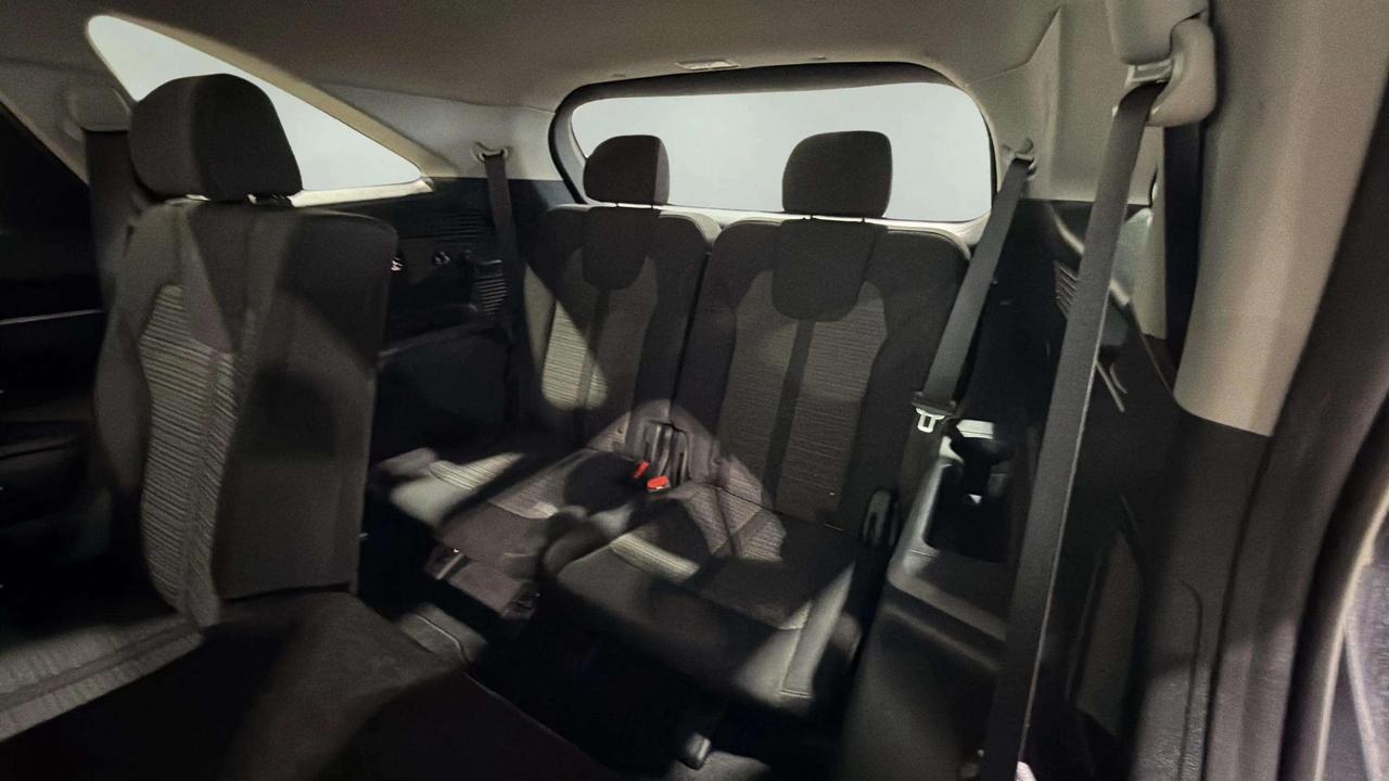 2023 Kia Sorento LX | AWD | 3RD ROW SEATS | CLEAN CARFAX Photo