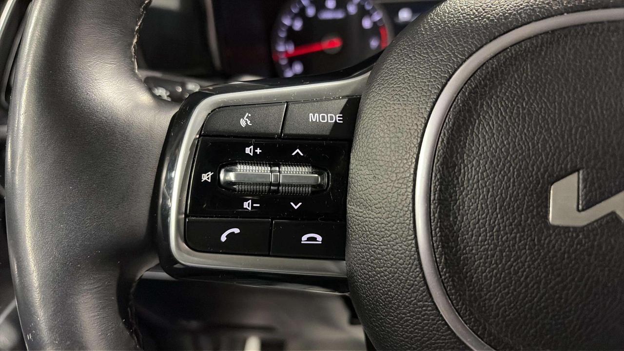2023 Kia Sorento LX | AWD | 3RD ROW SEATS | CLEAN CARFAX Photo