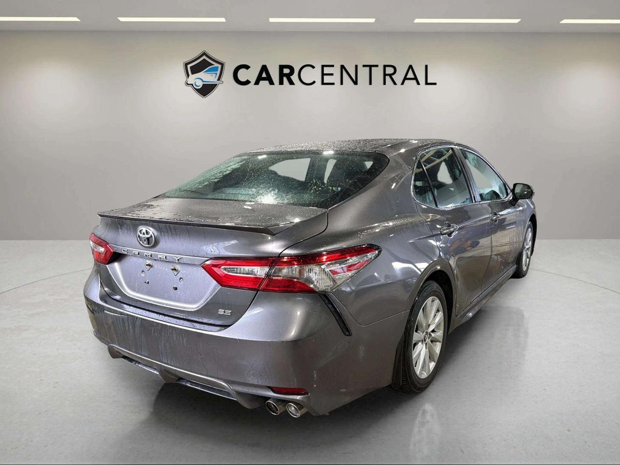 2019 Toyota Camry SE | HEATED SEATS | ALLOY'S | CARPLAY | CLEAN CARF Photo