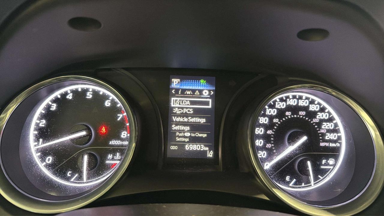 2019 Toyota Camry SE | HEATED SEATS | ALLOY'S | CARPLAY | CLEAN CARF Photo