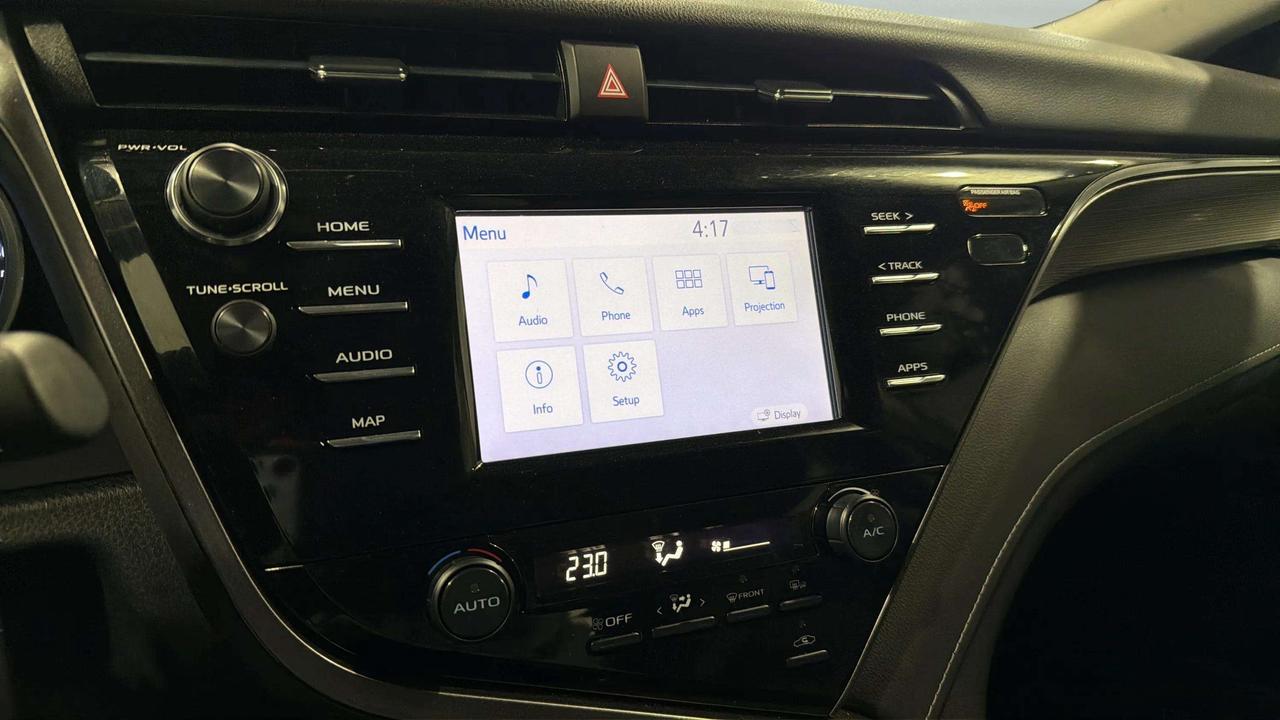 2019 Toyota Camry SE | HEATED SEATS | ALLOY'S | CARPLAY | CLEAN CARF Photo