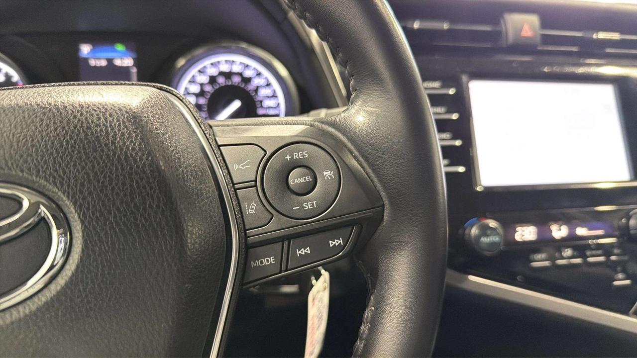 2019 Toyota Camry SE | HEATED SEATS | ALLOY'S | CARPLAY | CLEAN CARF Photo