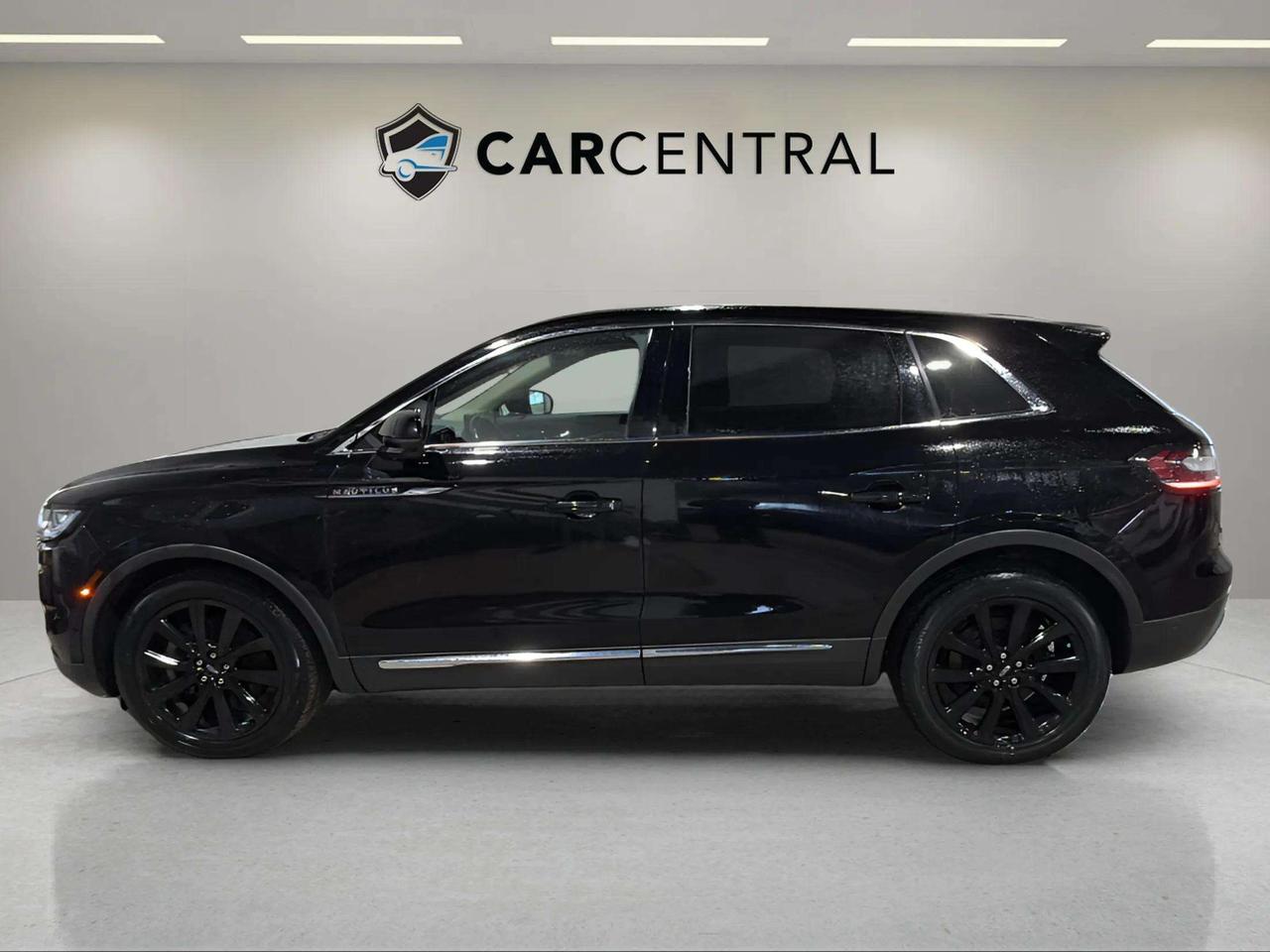 2023 Lincoln Nautilus RESERVE | AWD | MONOCHROMATIC PKG | CLEAN CARFAX Photo
