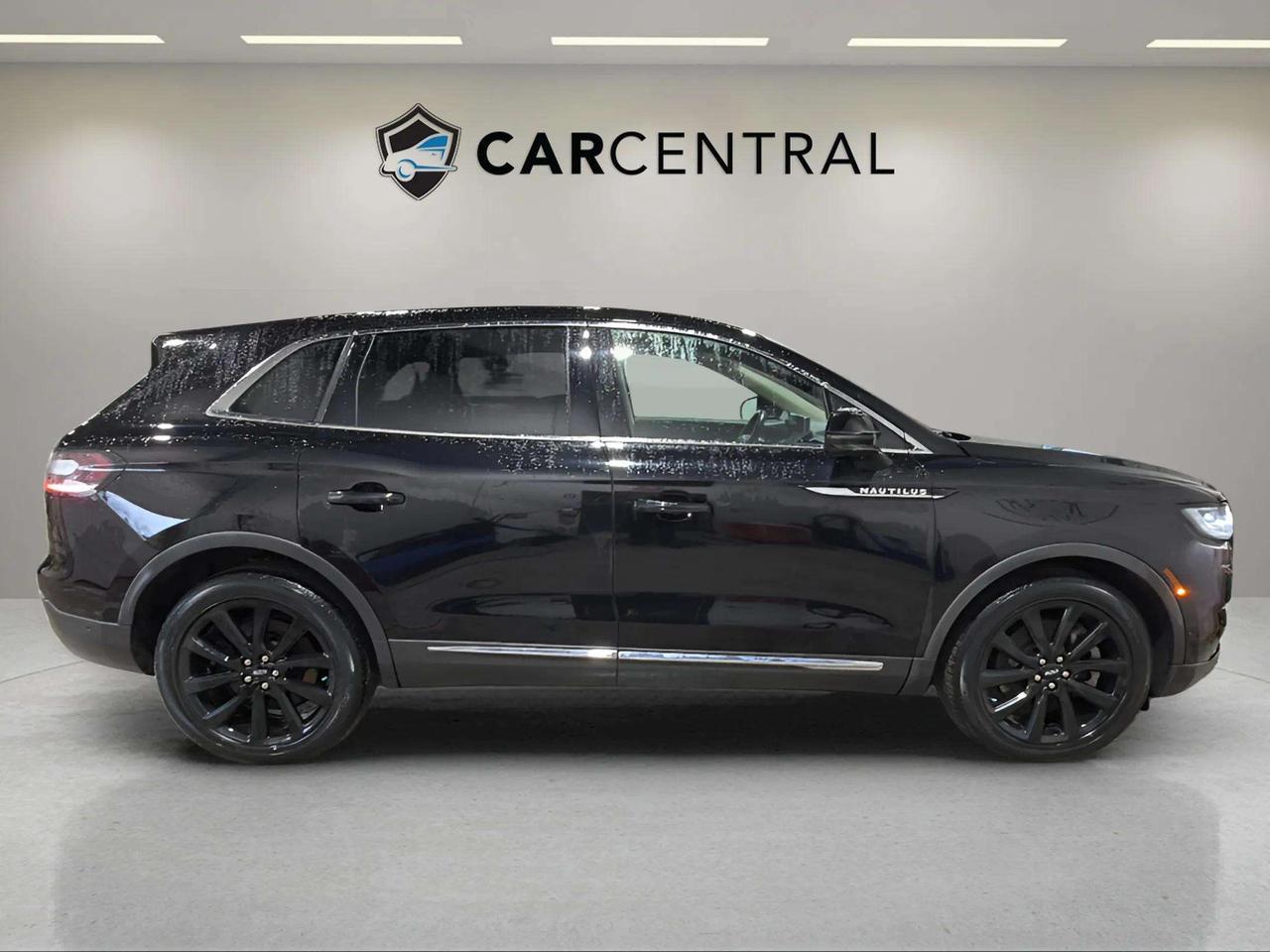 2023 Lincoln Nautilus RESERVE | AWD | MONOCHROMATIC PKG | CLEAN CARFAX Photo