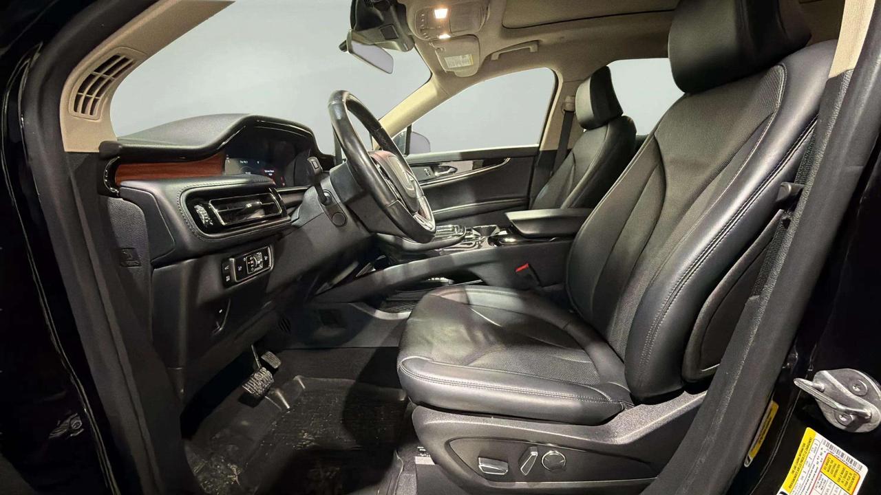 2023 Lincoln Nautilus RESERVE | AWD | MONOCHROMATIC PKG | CLEAN CARFAX Photo