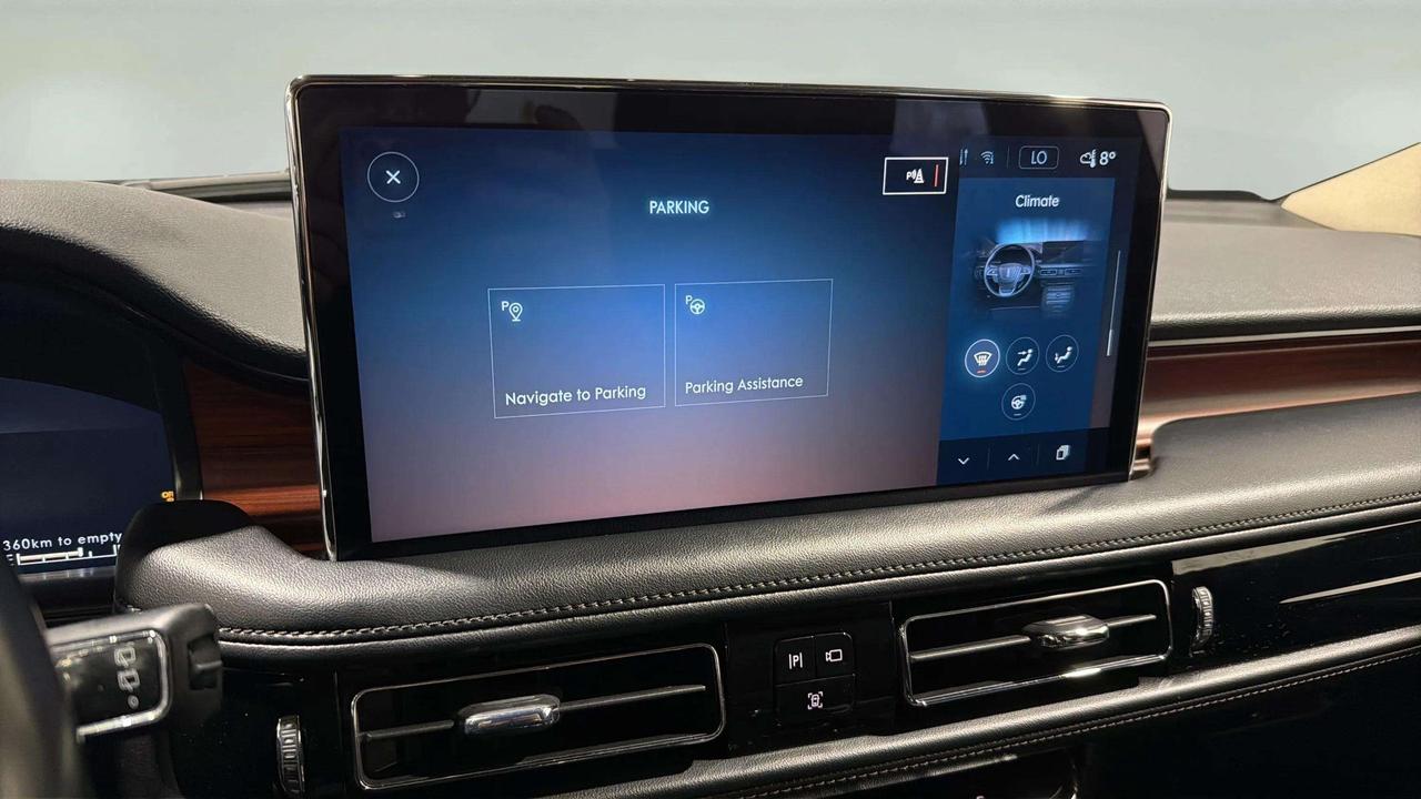 2023 Lincoln Nautilus RESERVE | AWD | MONOCHROMATIC PKG | CLEAN CARFAX Photo