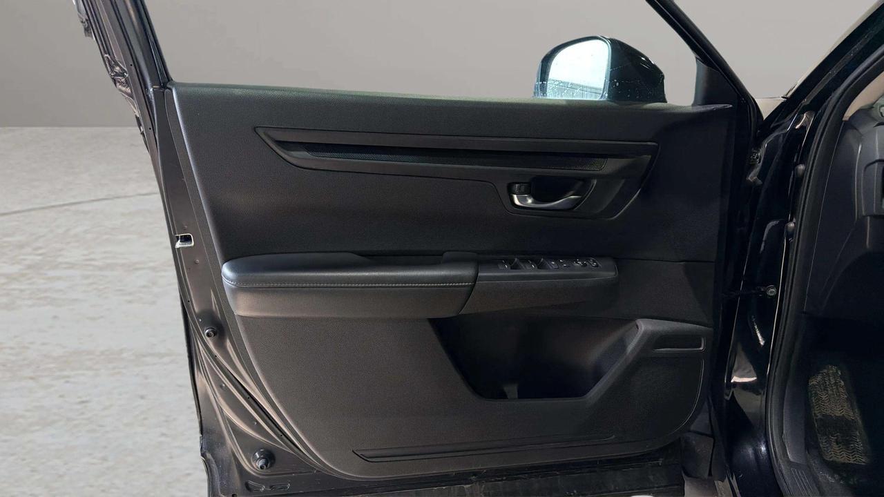2023 Honda CR-V LX | FWD | HEATED SEATS | CARPLAY | CLEAN CARFAX Photo