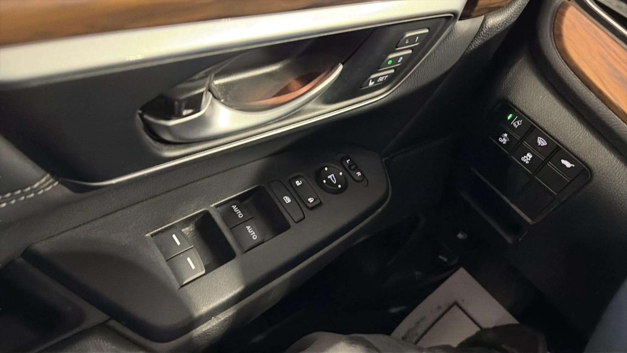 2021 Honda CR-V TOURING | AWD | LEATHER | SUNROOF | HEATED SEATS Photo