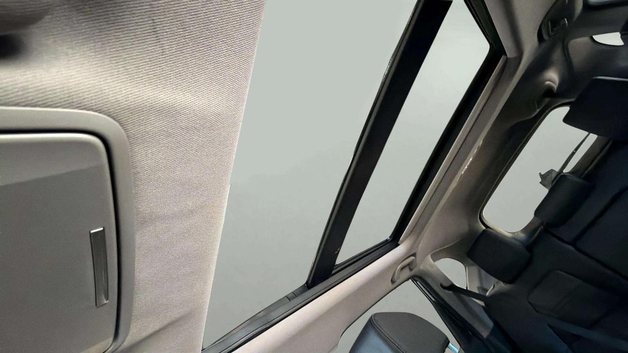 2021 Honda CR-V TOURING | AWD | LEATHER | SUNROOF | HEATED SEATS Photo