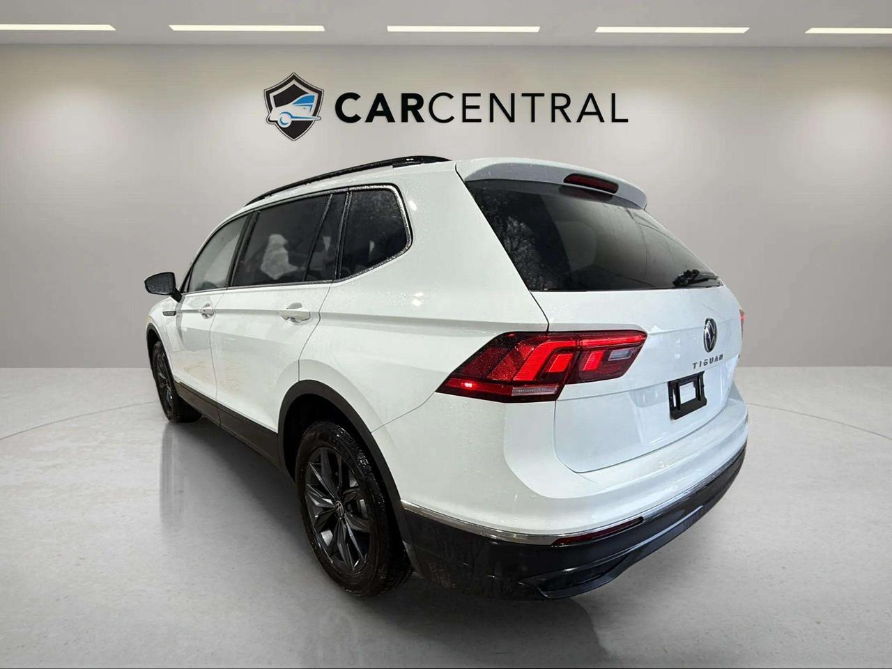 2023 Volkswagen Tiguan COMFORTLINE| CLEAN CARFAX | CARPLAY | LEATHERETTE Photo2