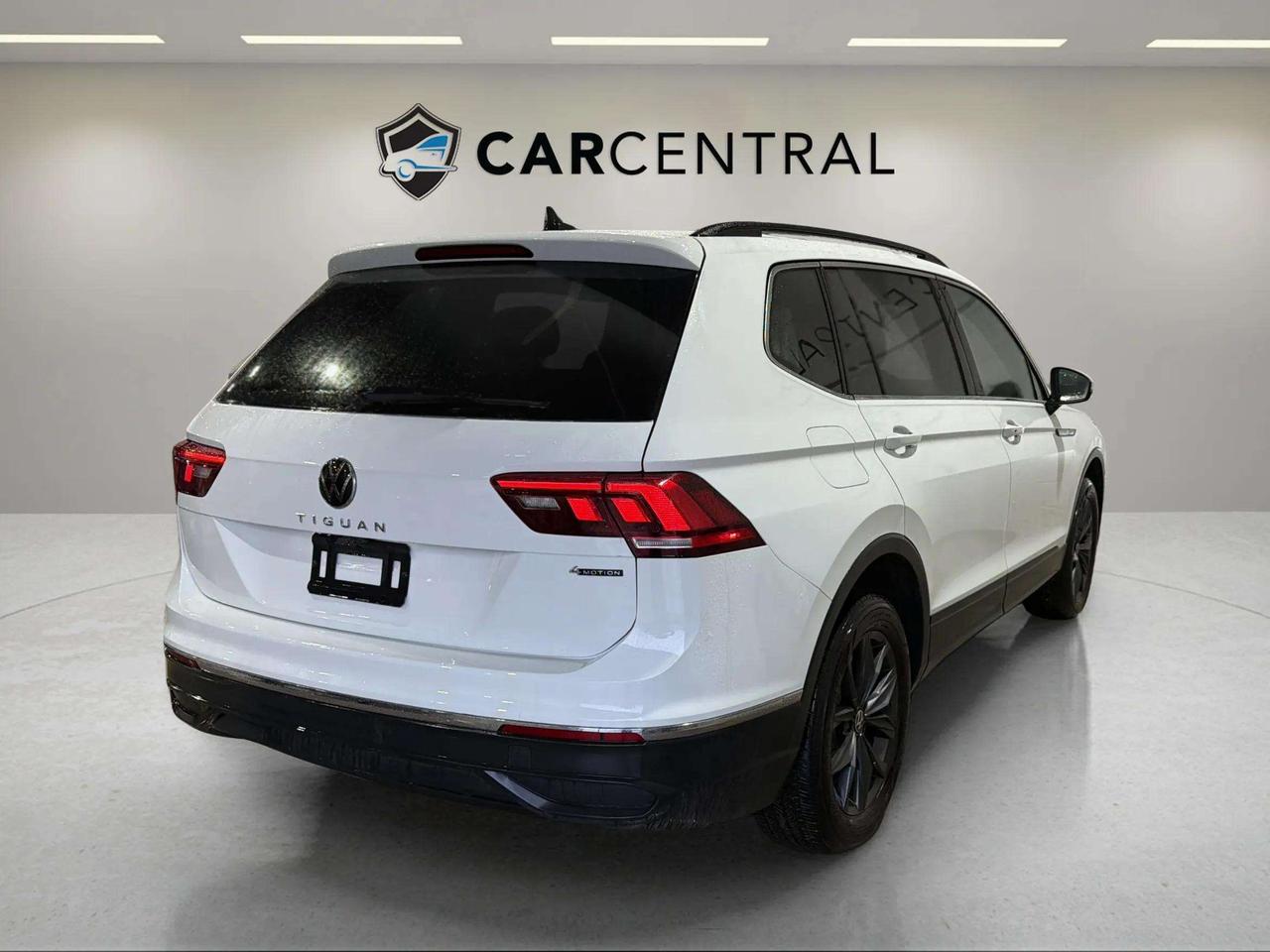 2023 Volkswagen Tiguan COMFORTLINE| CLEAN CARFAX | CARPLAY | LEATHERETTE Photo4