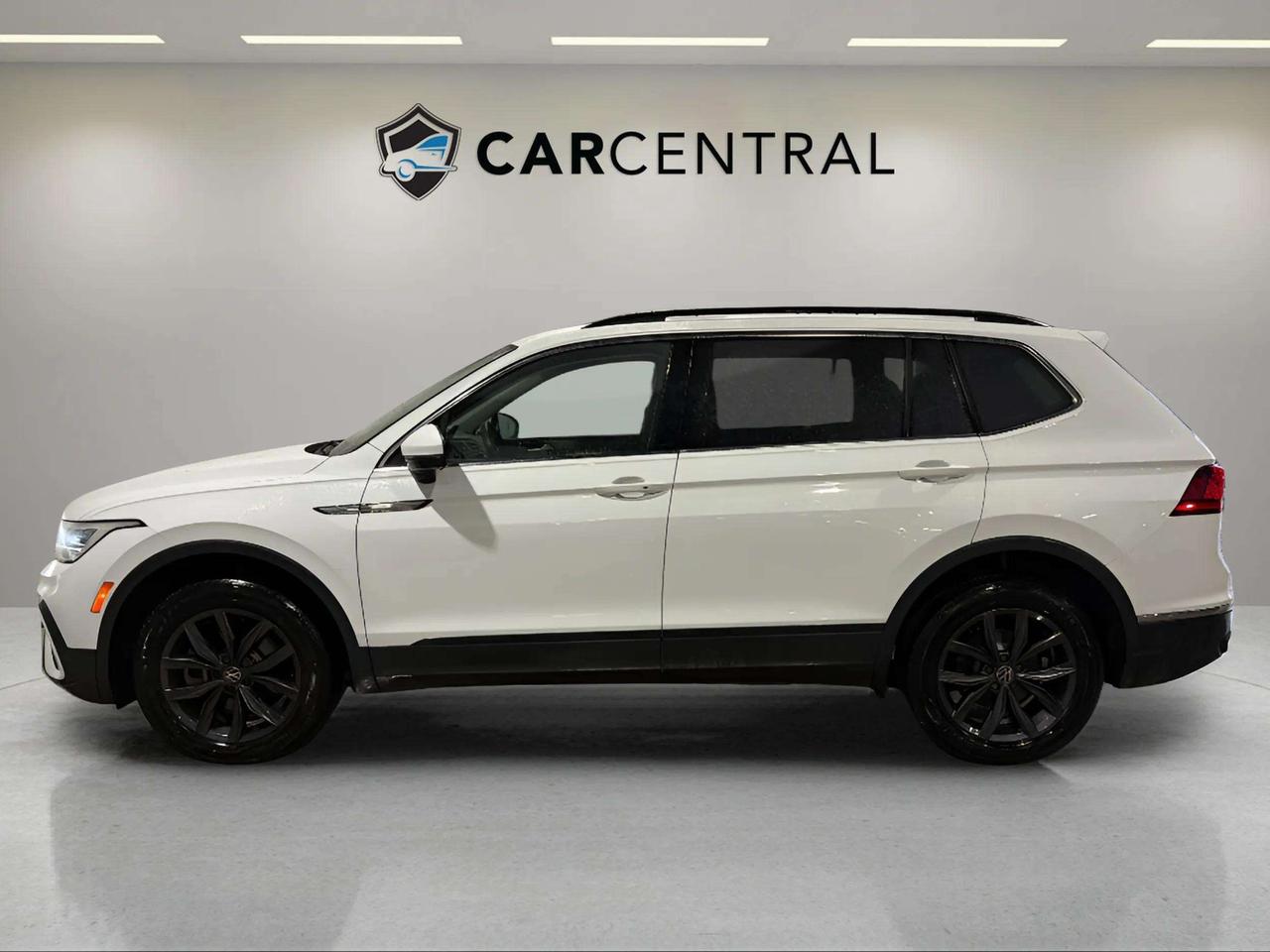 2023 Volkswagen Tiguan COMFORTLINE| CLEAN CARFAX | CARPLAY | LEATHERETTE Photo