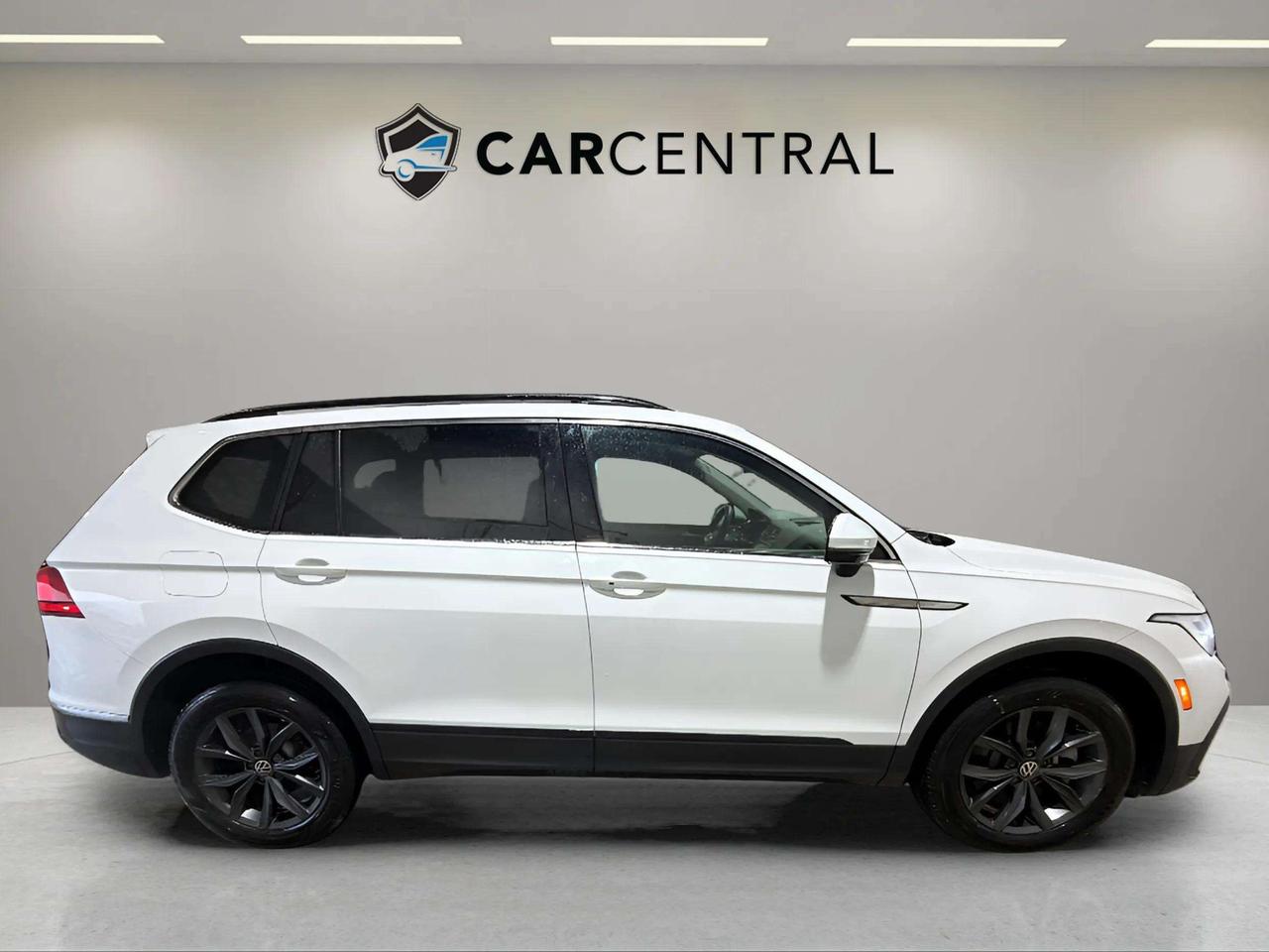 2023 Volkswagen Tiguan COMFORTLINE| CLEAN CARFAX | CARPLAY | LEATHERETTE Photo