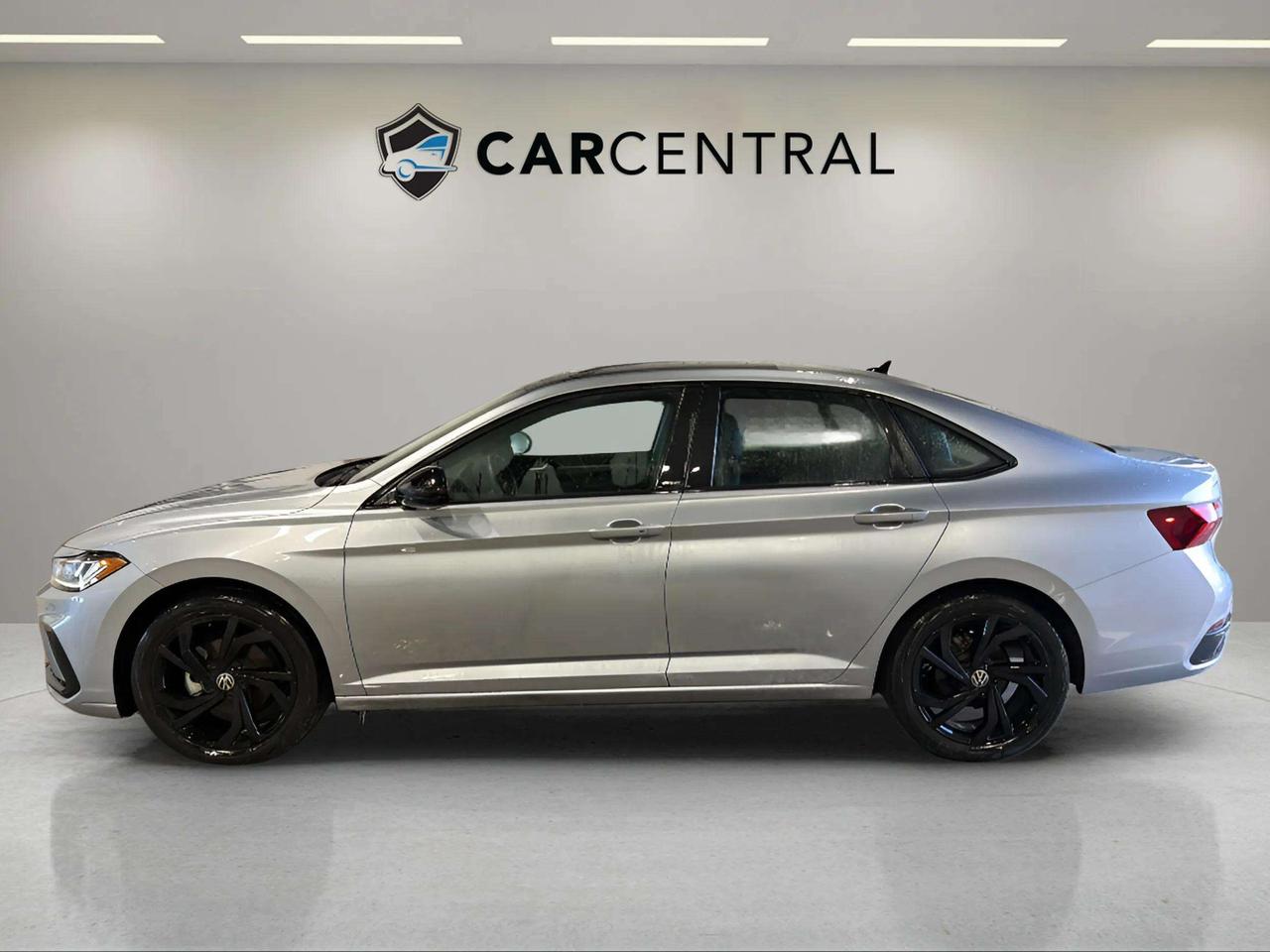 2025 Volkswagen Jetta COMFORTLINE | SPORT | PANO ROOF | CLEAN CARFAX Photo