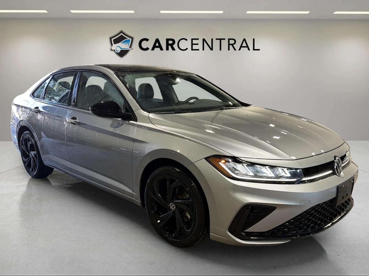2025 Volkswagen Jetta COMFORTLINE | SPORT | PANO ROOF | CLEAN CARFAX Photo