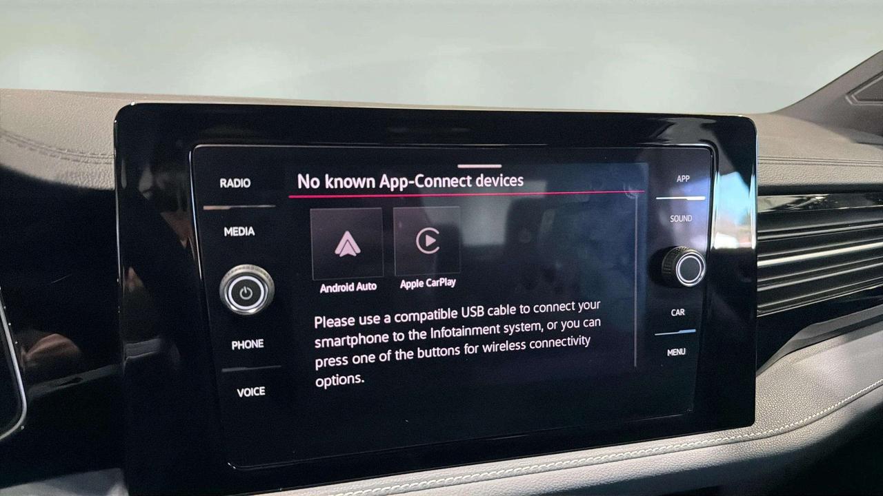 2025 Volkswagen Jetta COMFORTLINE | SPORT | PANO ROOF | CLEAN CARFAX Photo