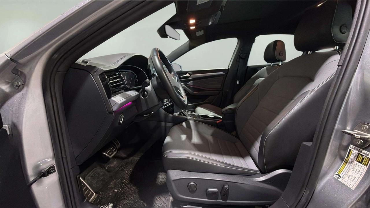 2025 Volkswagen Jetta COMFORTLINE | SPORT | PANO ROOF | CLEAN CARFAX Photo
