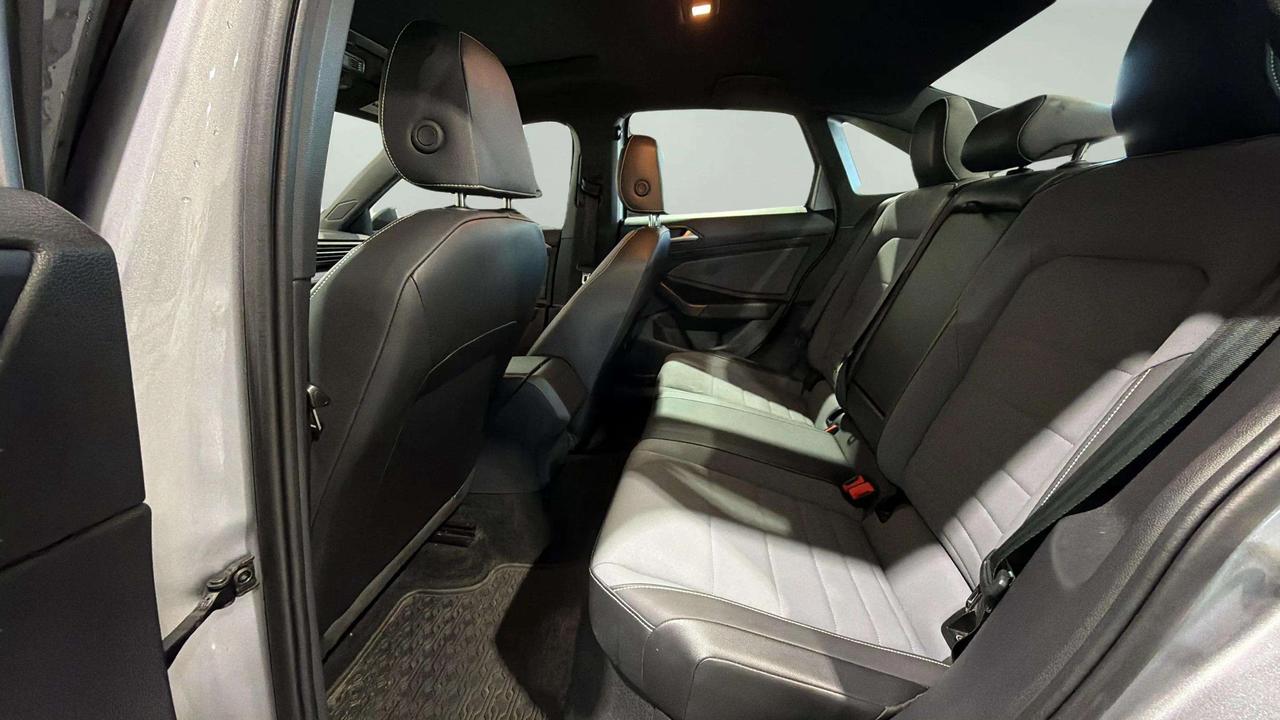 2025 Volkswagen Jetta COMFORTLINE | SPORT | PANO ROOF | CLEAN CARFAX Photo