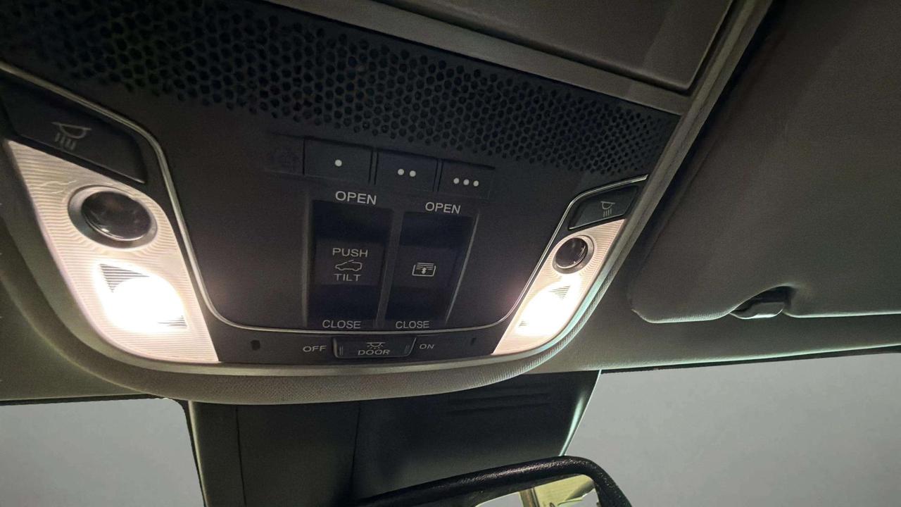 2019 Honda CR-V TOURING | SUNROOF| 18 SERVICE REC | LEATHER Photo