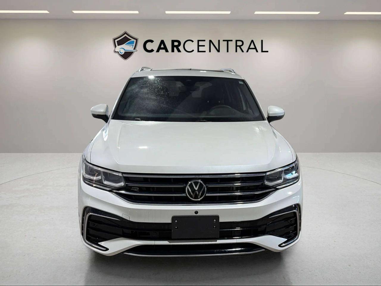 2022 Volkswagen Tiguan HIGHLINE R-LINE | LOADED|  1 OWNER | CLEAN CARFAX Photo