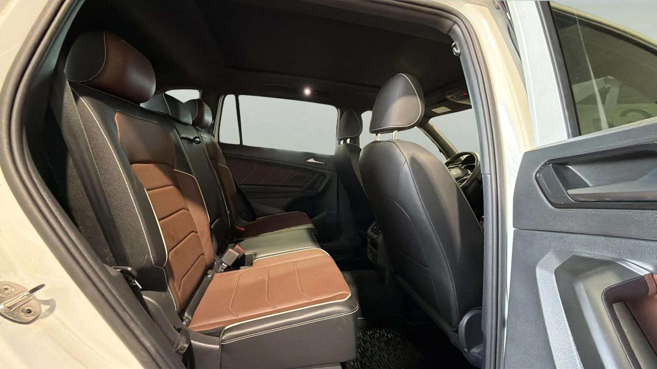 2022 Volkswagen Tiguan HIGHLINE R-LINE | LOADED|  1 OWNER | CLEAN CARFAX Photo