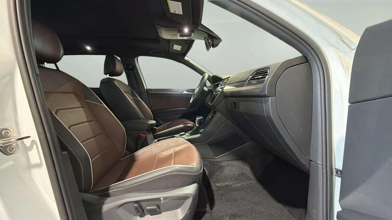 2022 Volkswagen Tiguan HIGHLINE R-LINE | LOADED|  1 OWNER | CLEAN CARFAX Photo