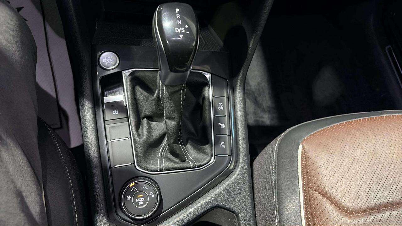 2022 Volkswagen Tiguan HIGHLINE R-LINE | LOADED|  1 OWNER | CLEAN CARFAX Photo