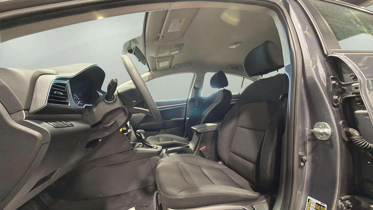 2020 Hyundai Elantra ESSENTIAL | HEATED SEATS | CARPLAY | CLEAN CARFAX Photo